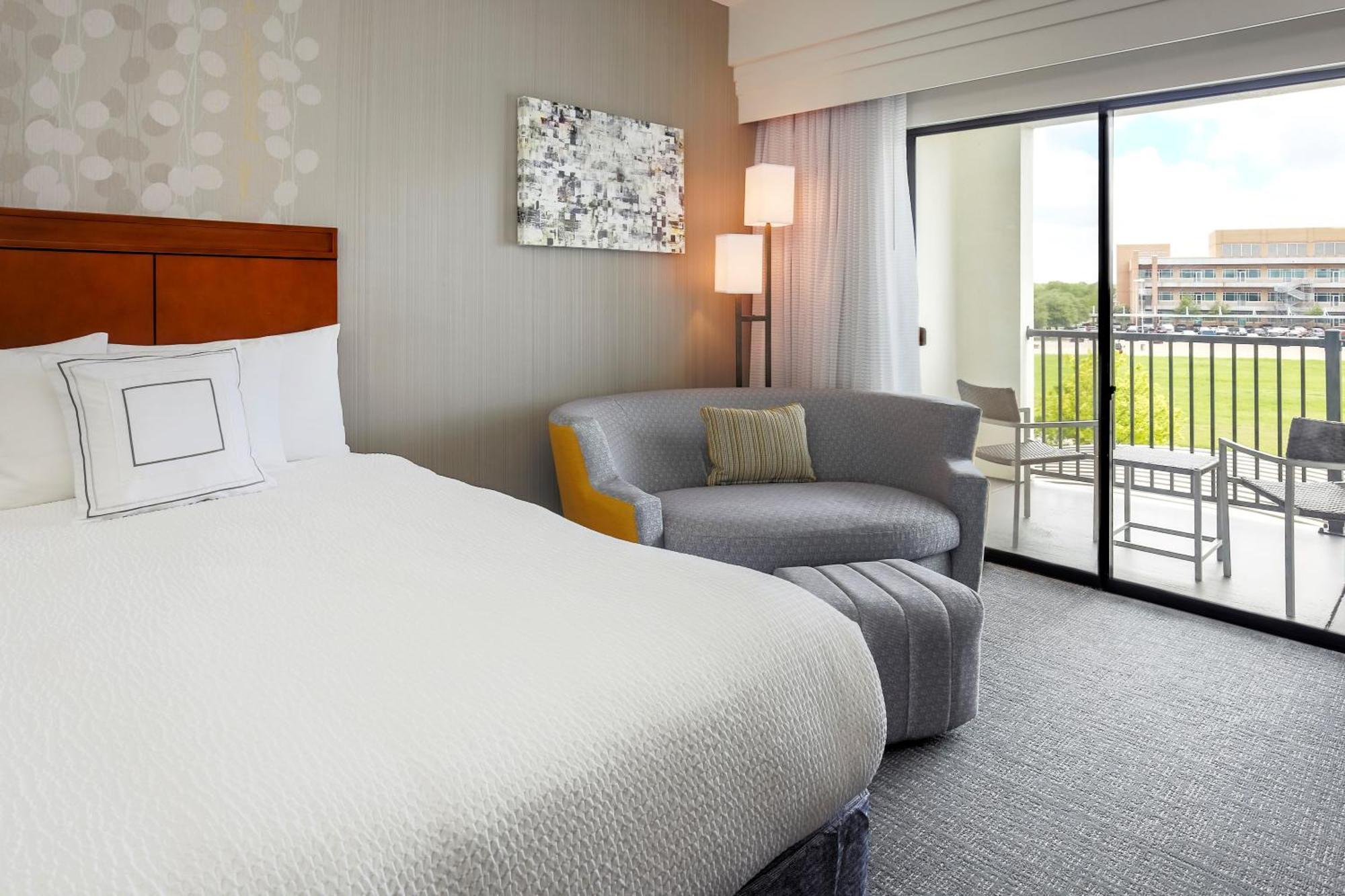 Courtyard By Marriott Dallas Arlington South Экстерьер фото