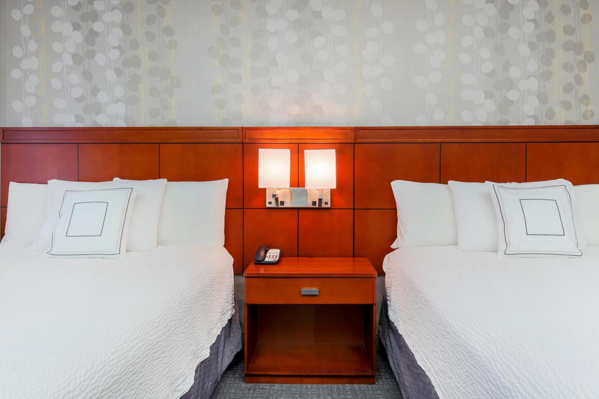 Courtyard By Marriott Dallas Arlington South Экстерьер фото