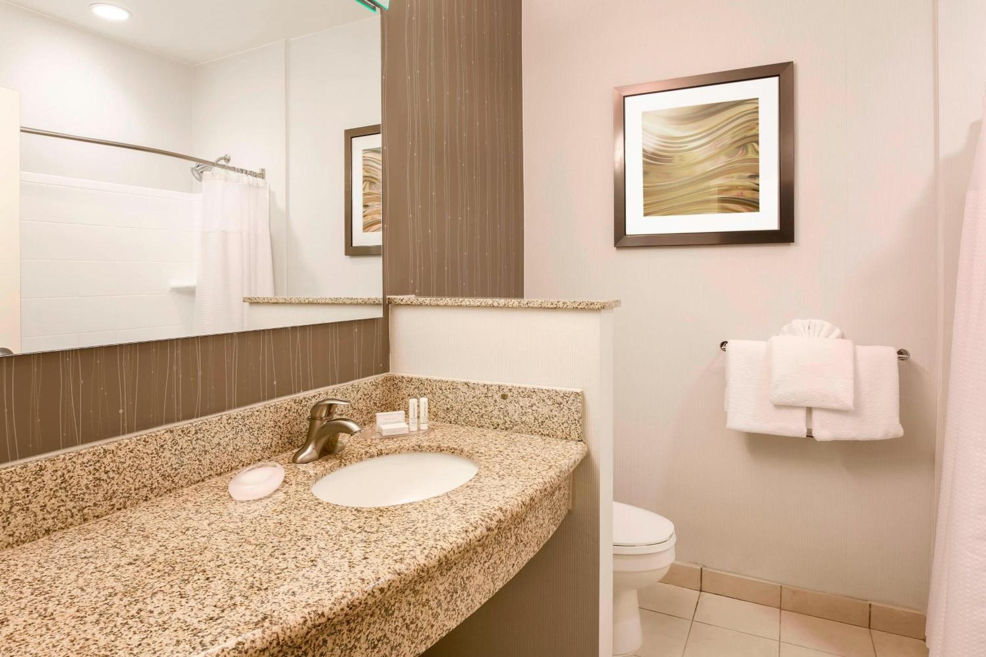 Courtyard By Marriott Dallas Arlington South Экстерьер фото
