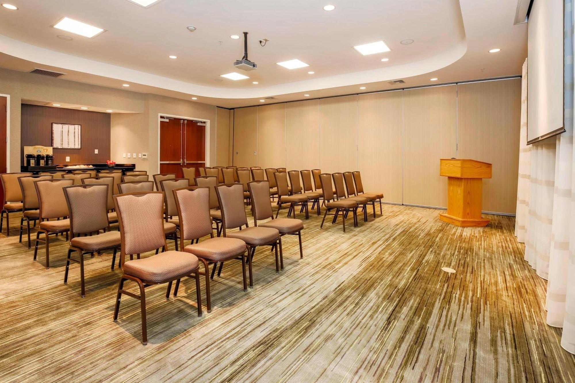 Courtyard By Marriott Dallas Arlington South Экстерьер фото