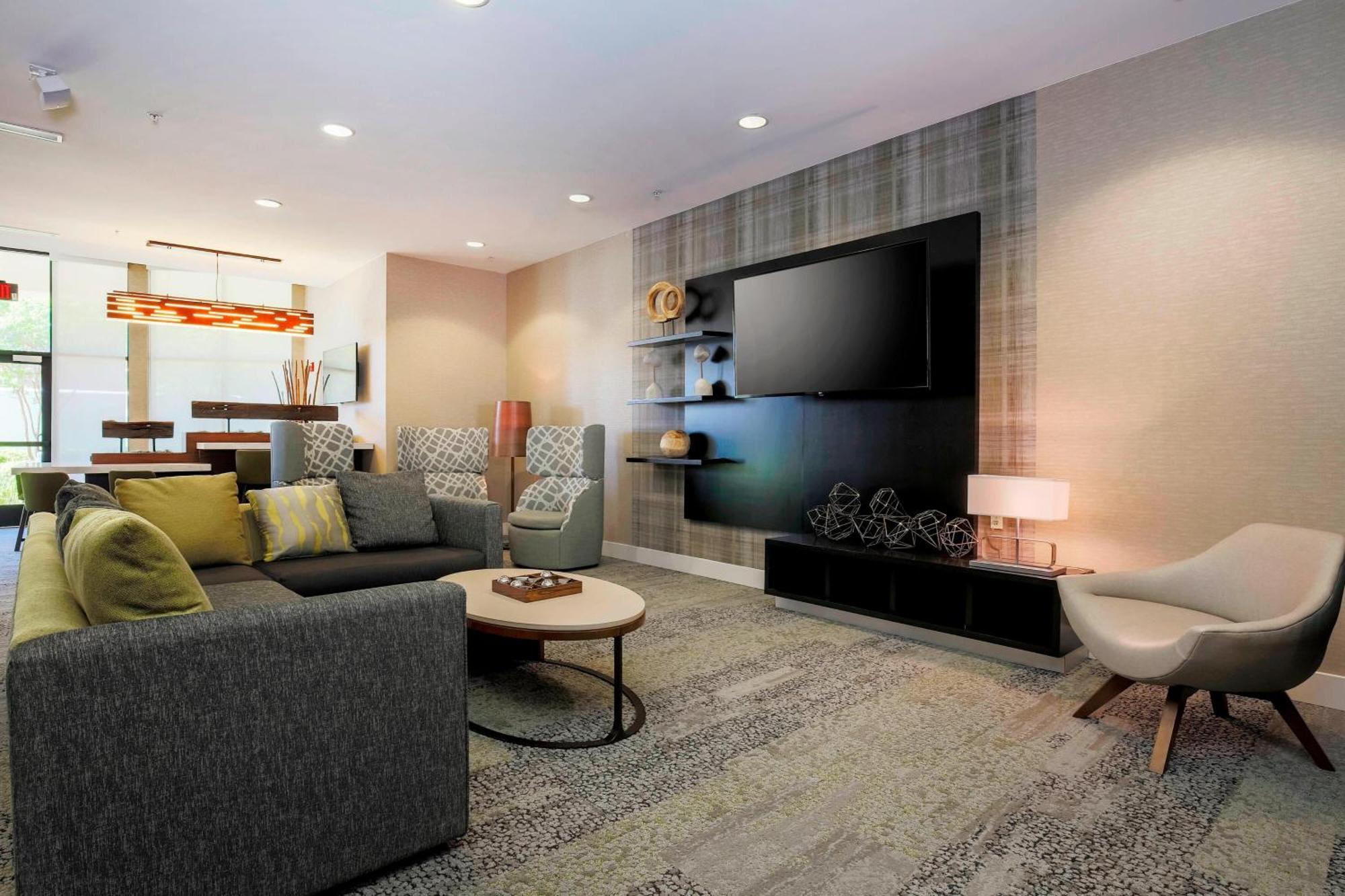 Courtyard By Marriott Dallas Arlington South Экстерьер фото
