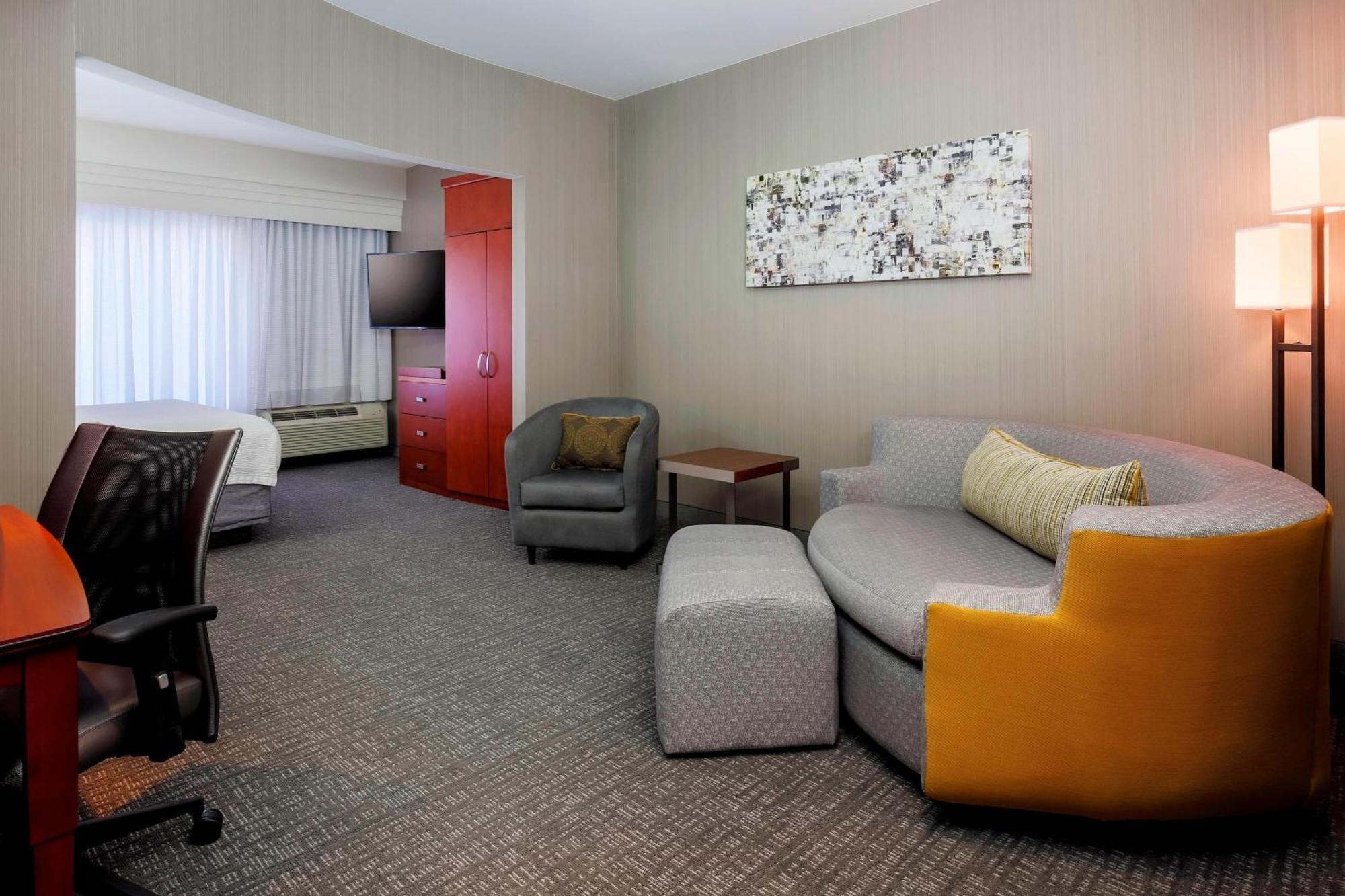 Courtyard By Marriott Dallas Arlington South Экстерьер фото