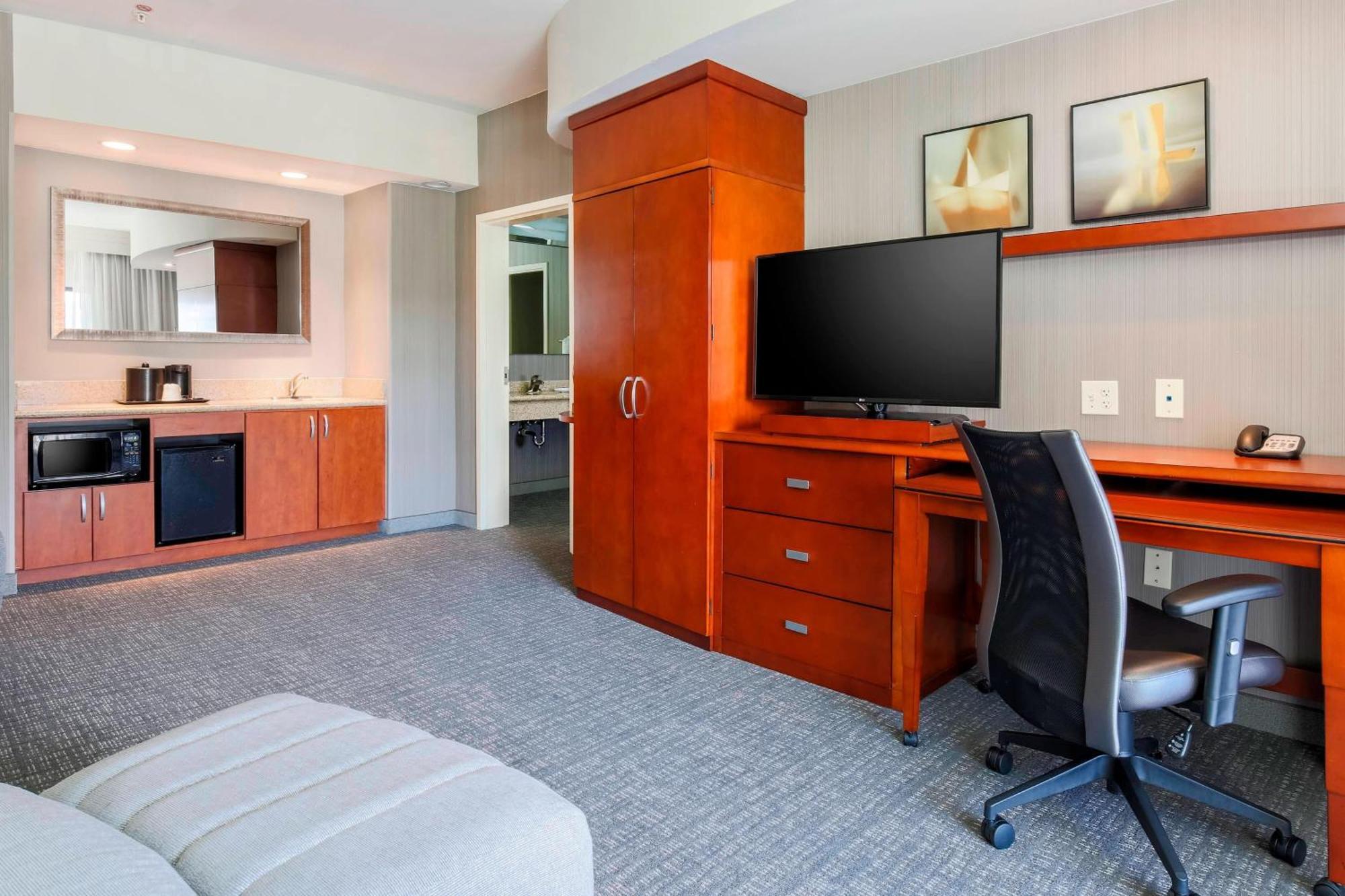 Courtyard By Marriott Dallas Arlington South Экстерьер фото