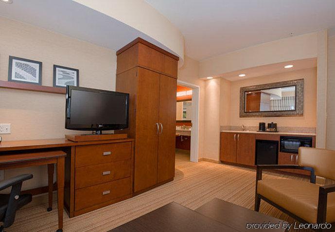 Courtyard By Marriott Dallas Arlington South Экстерьер фото